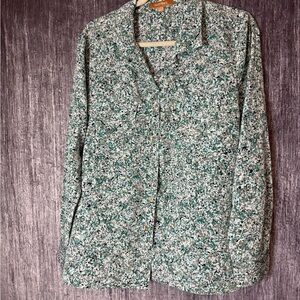 Ellen Tracy White and Green Long Sleeve Button Down Shirt